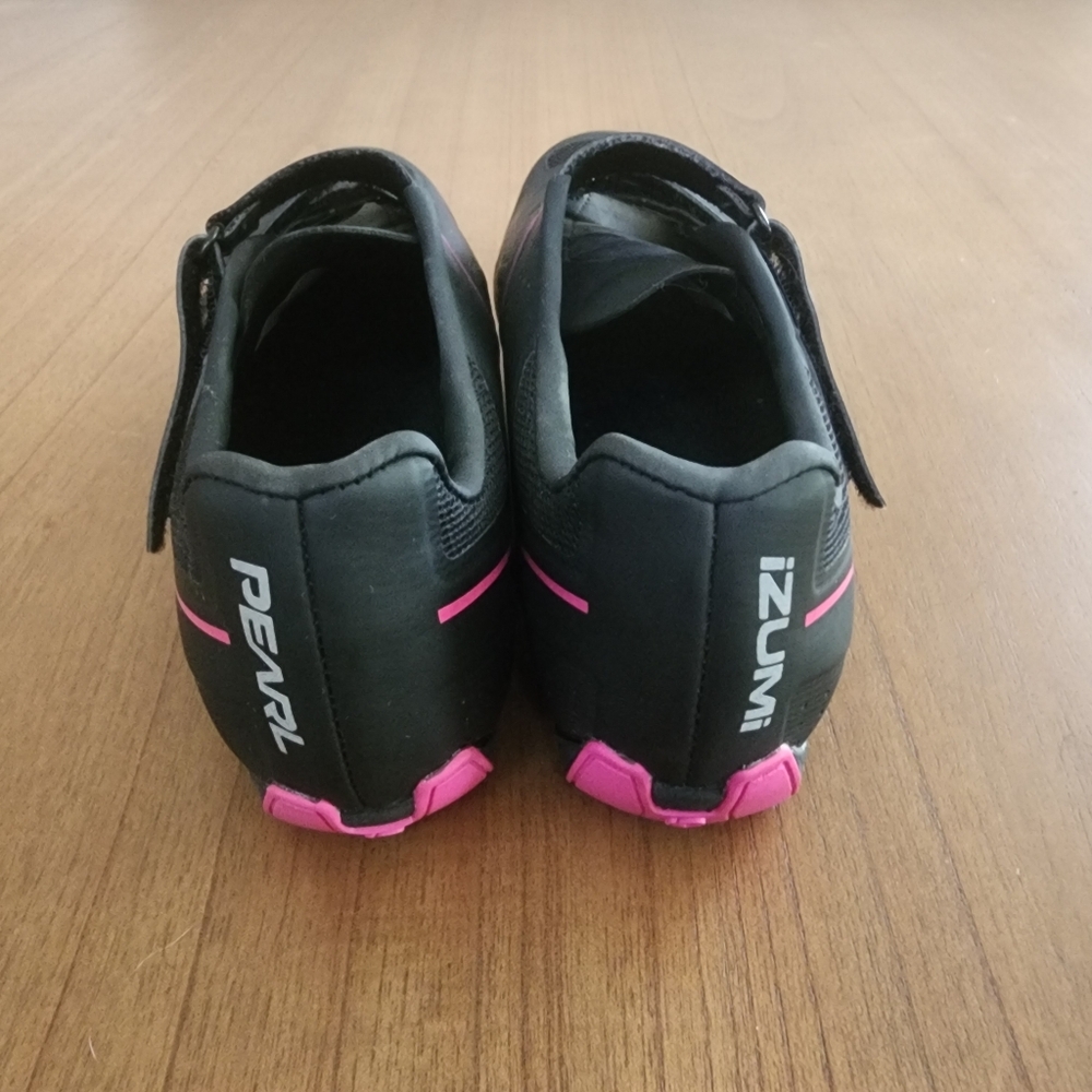 Pearl Izumi V5 Studio Cycling Shoes with Shimano Cleats - Picture 7 of 10